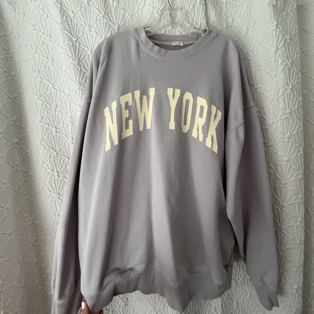 Brandy Melville Oversized New York Sweatshirt